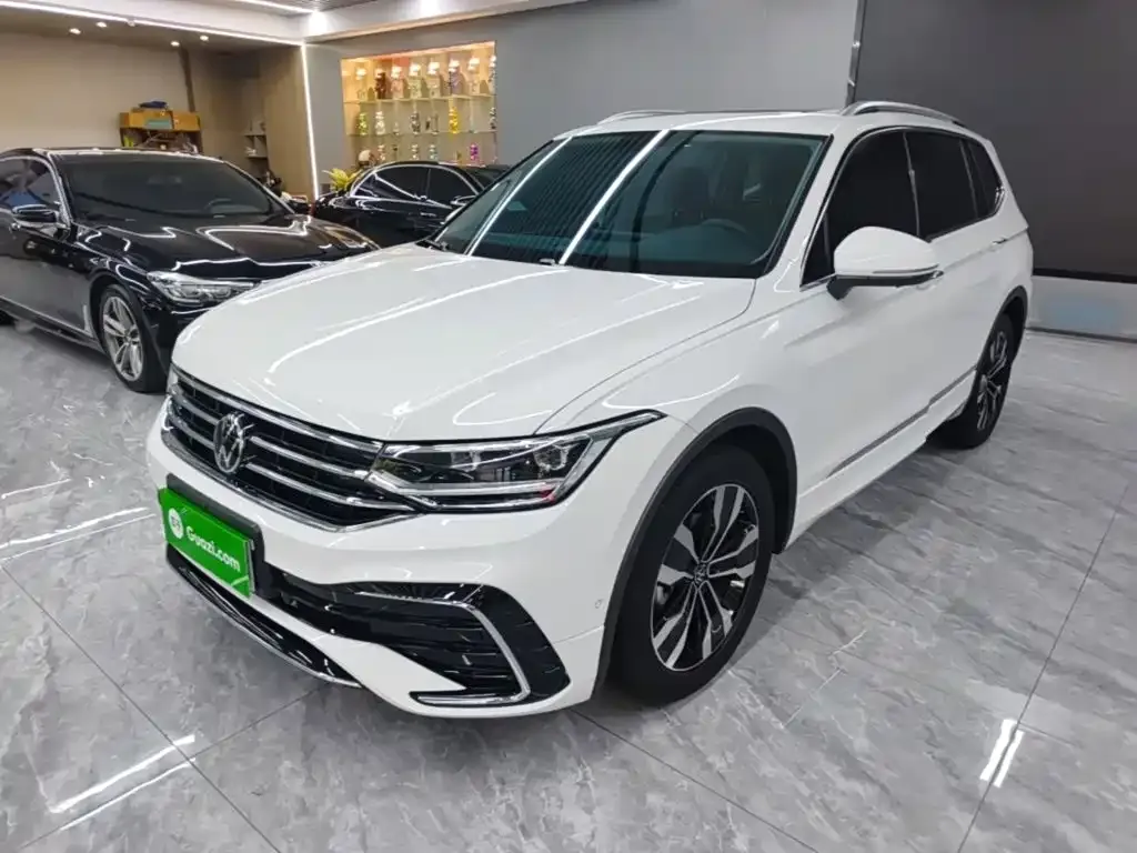Volkswagen Tiguan L — фото 6