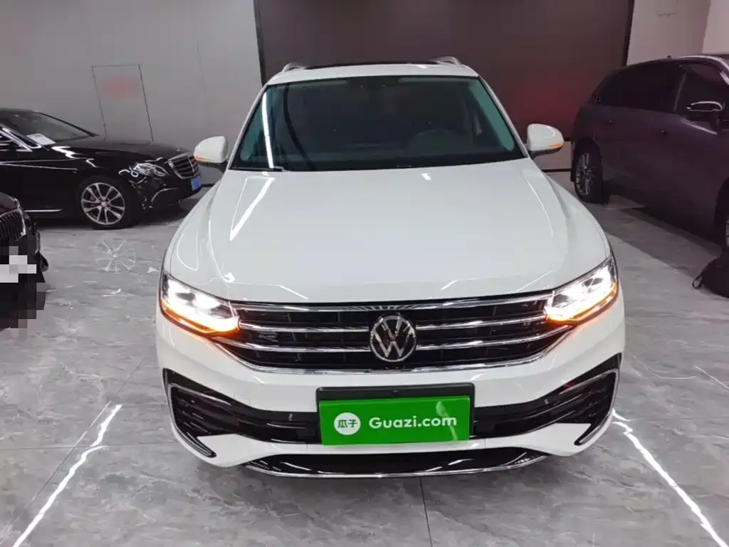 Volkswagen Tiguan L — фото 8