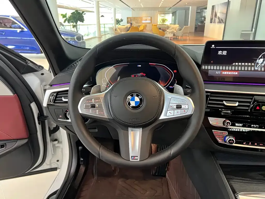 BMW 5 Series — фото 10