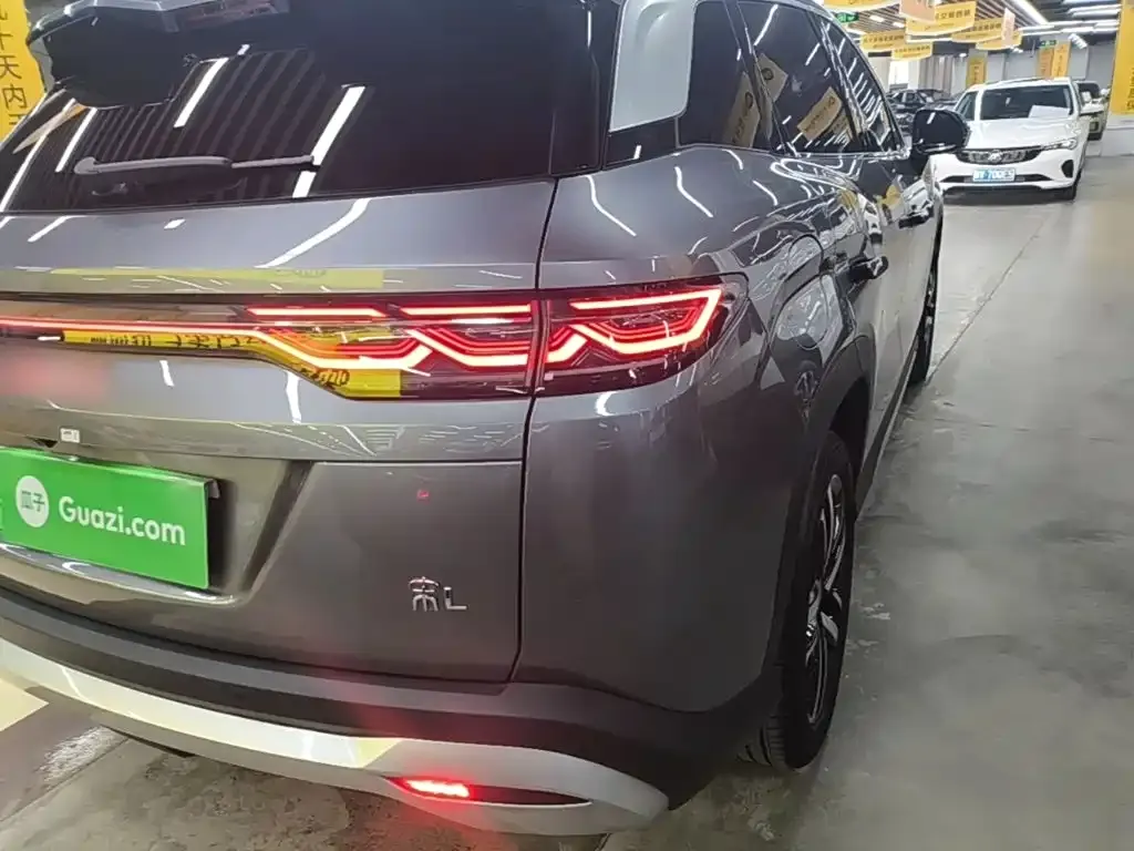 BYD L DM-i — фото 3