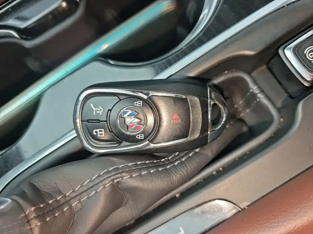 Buick Envision Plus — фото 6