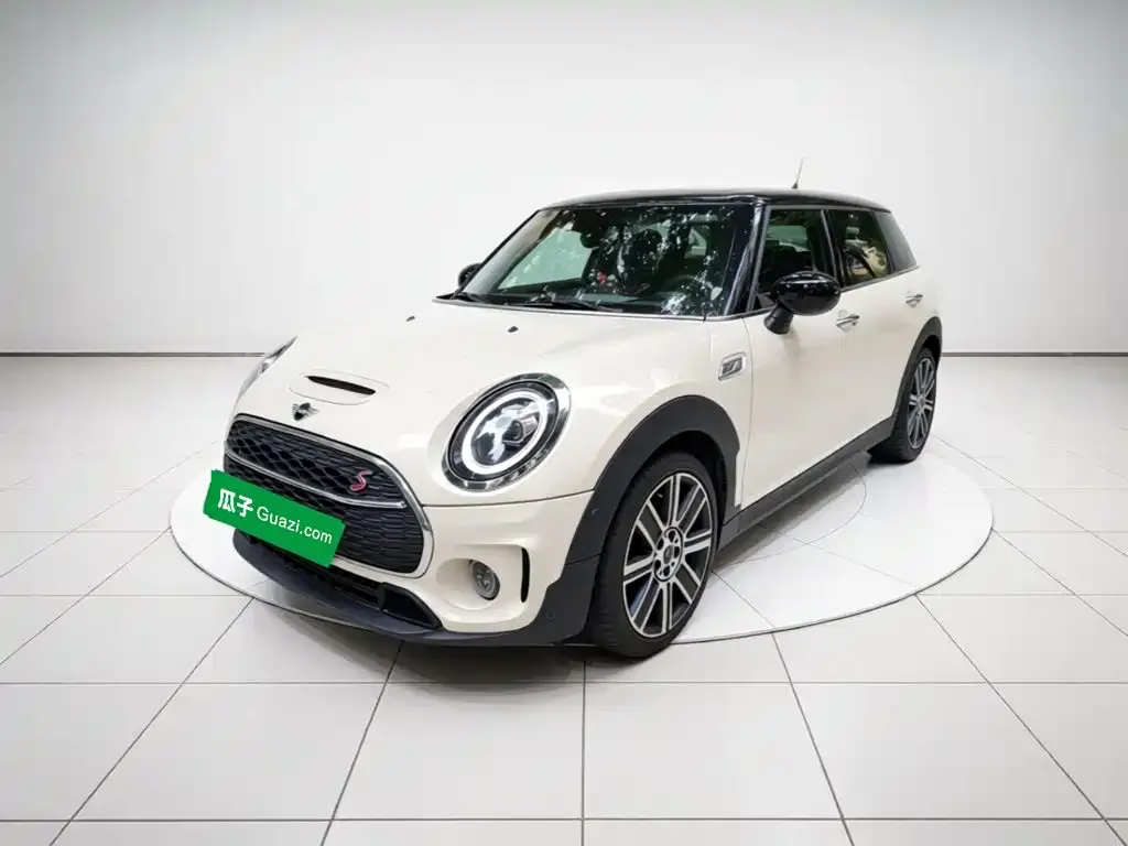 MINI Clubman — фото 1
