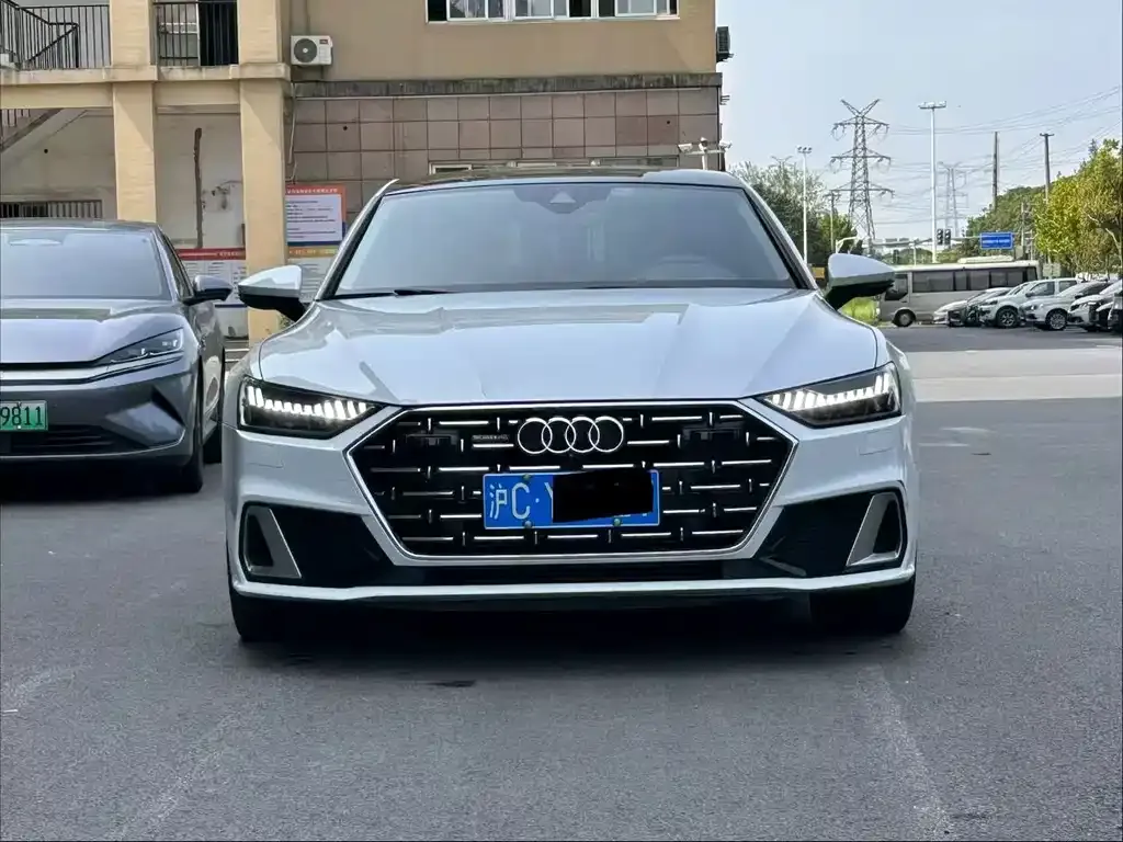 Audi A7L — фото 5