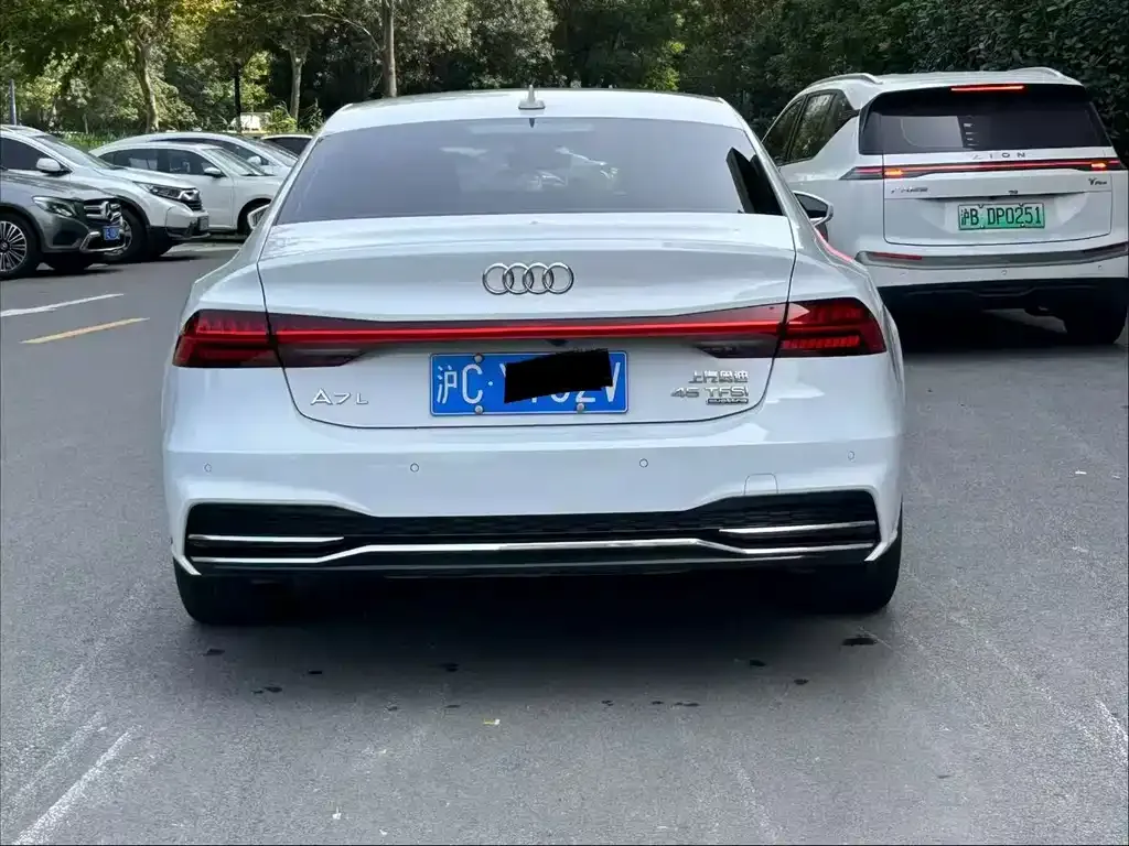 Audi A7L — фото 6