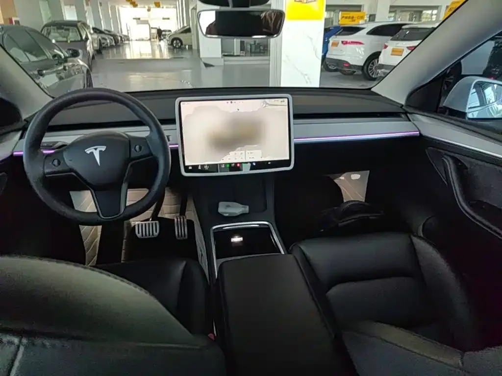 Tesla Model Y — фото 7