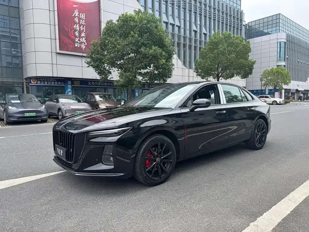 Hongqi H5 — фото 1
