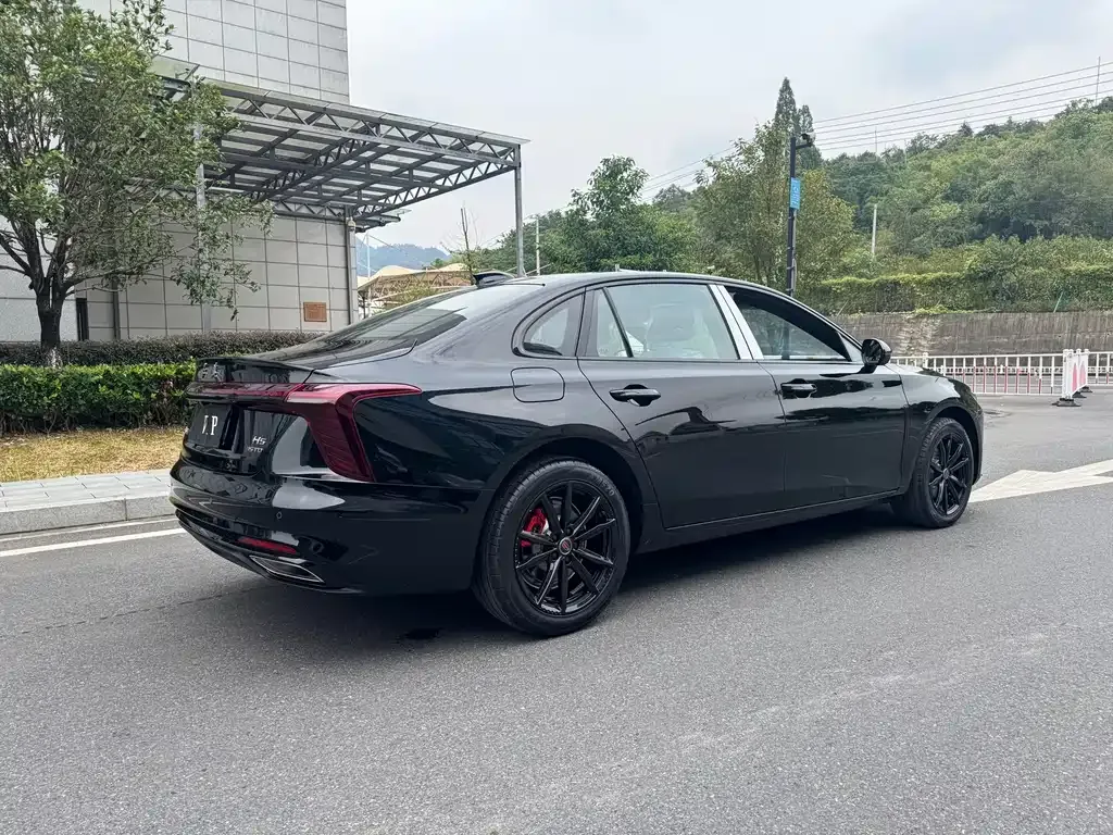 Hongqi H5 — фото 4