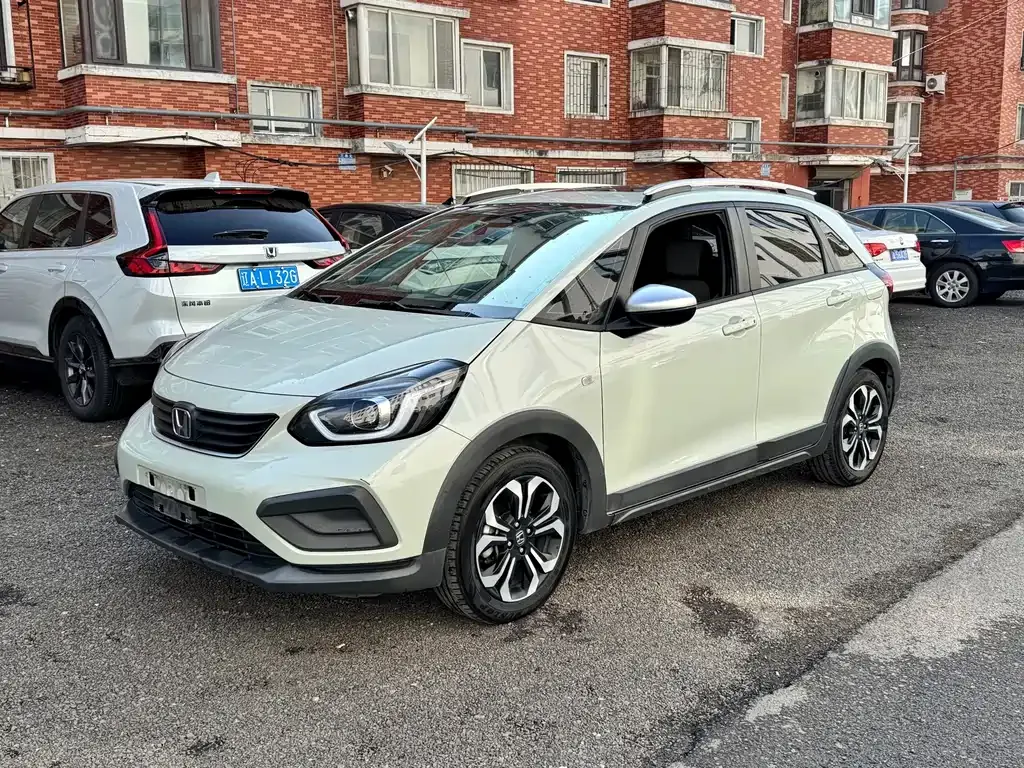 Honda Fit — фото 10