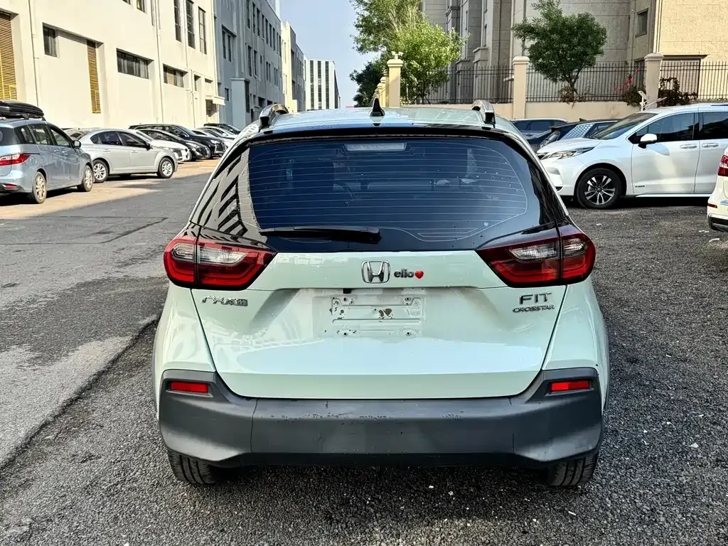 Honda Fit — фото 5