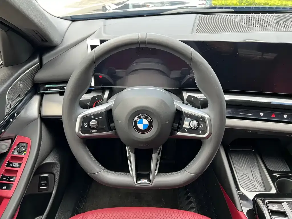 BMW 5 Series — фото 2