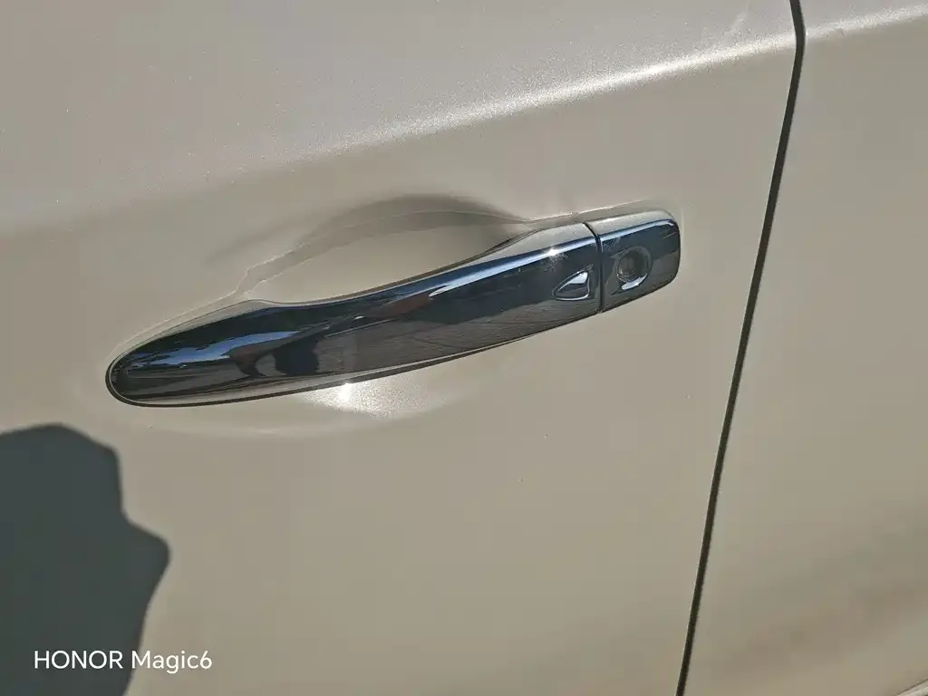 Nissan Tiida — фото 10