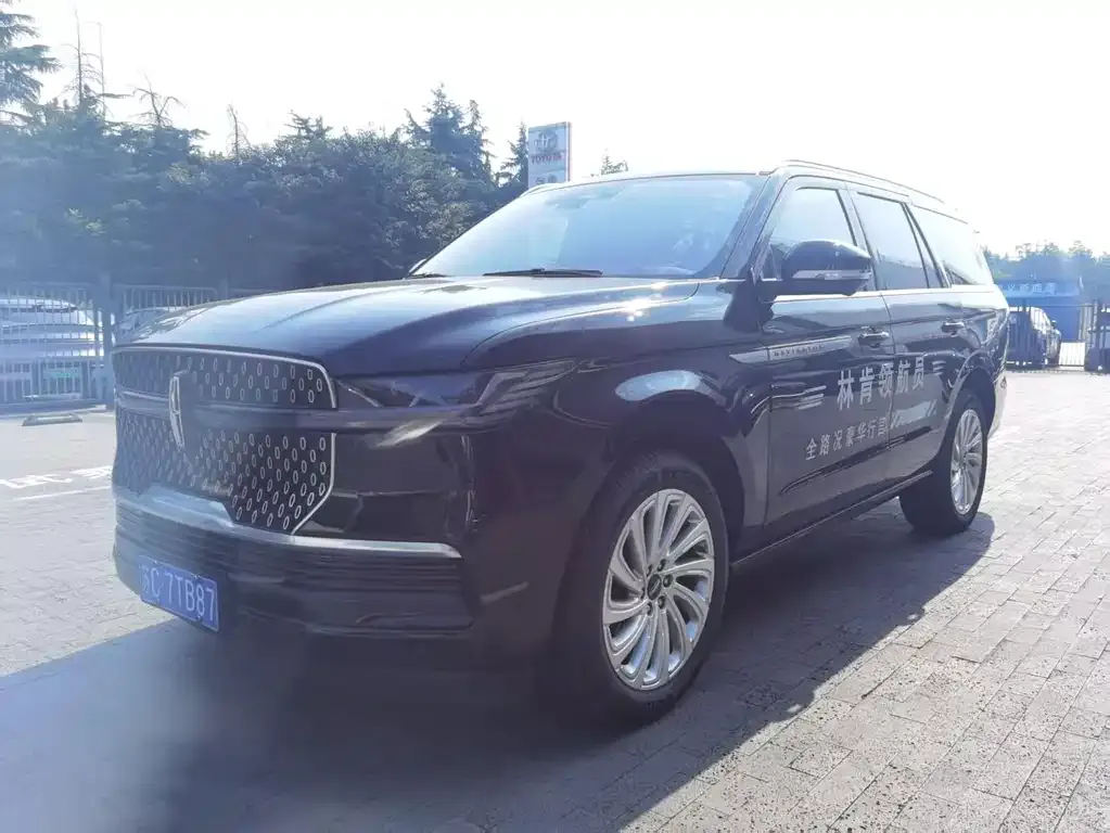 Lincoln Navigator — фото 1