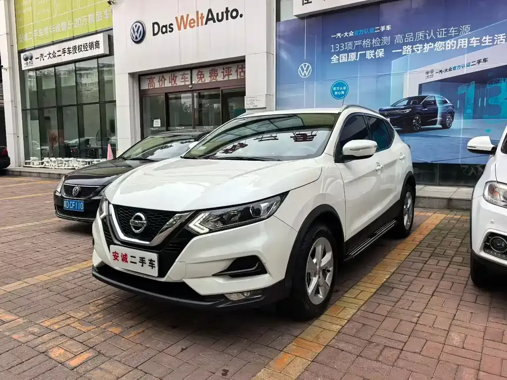 Nissan Qashqai — фото 1