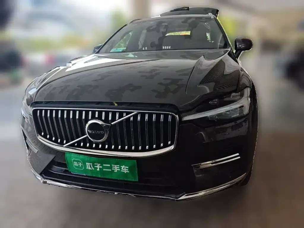 Volvo XC60 — фото 10