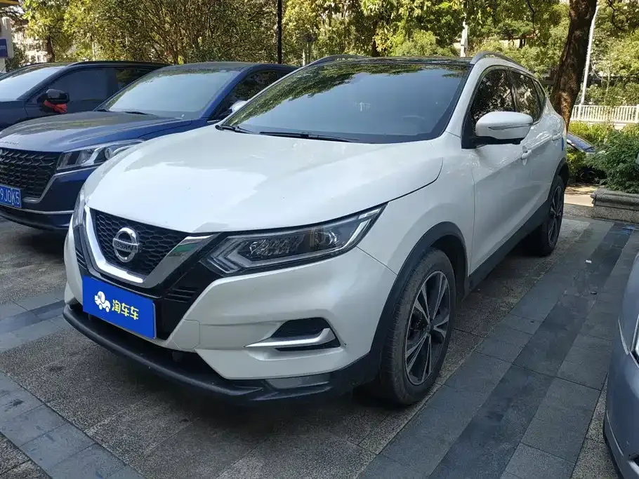 Nissan Qashqai — фото 1