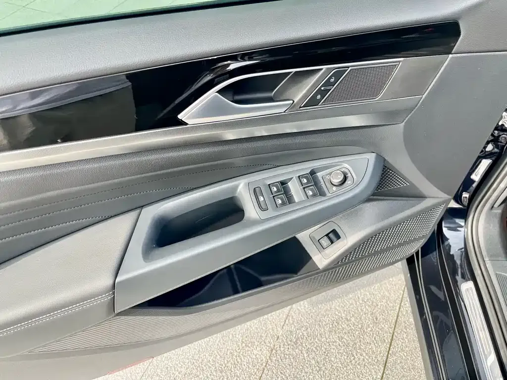 Volkswagen Passat — фото 7