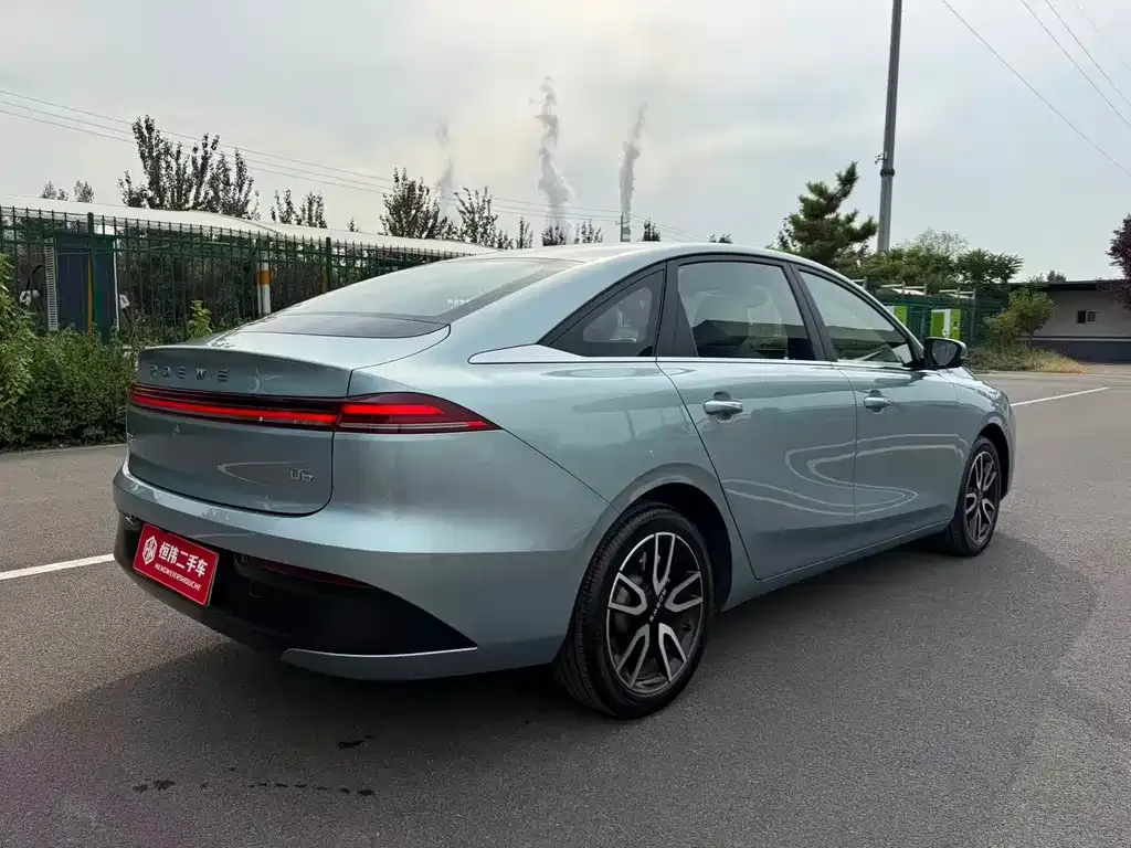 Roewe D6 — фото 3