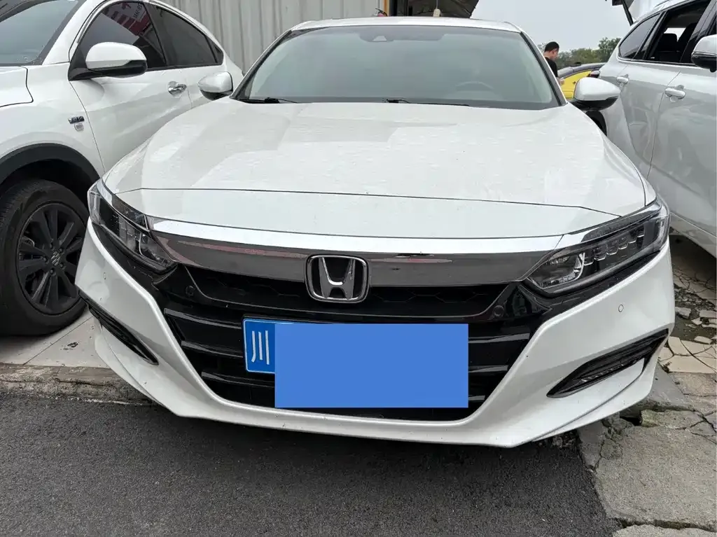 Honda Accord — фото 1