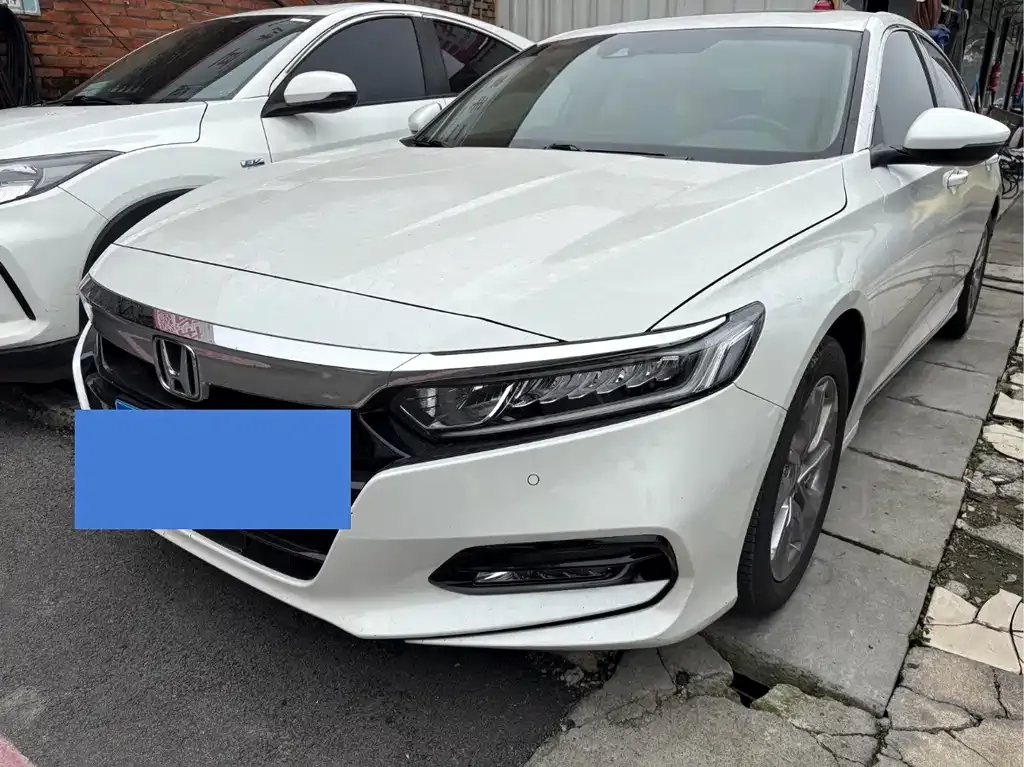 Honda Accord — фото 10