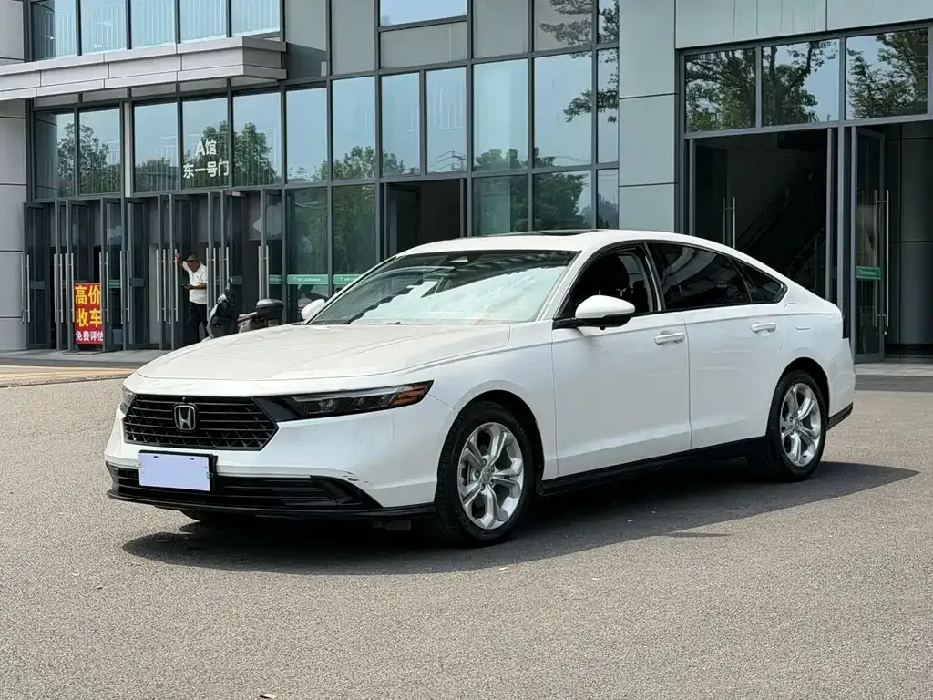 Honda Accord — фото 1