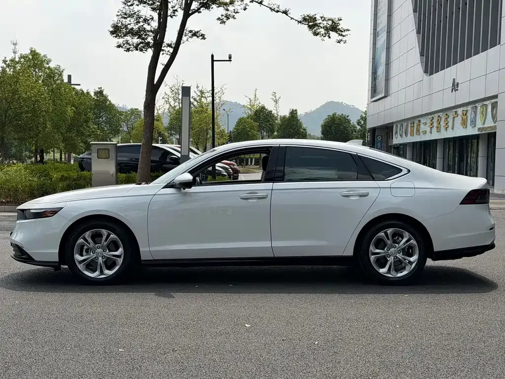 Honda Accord — фото 6