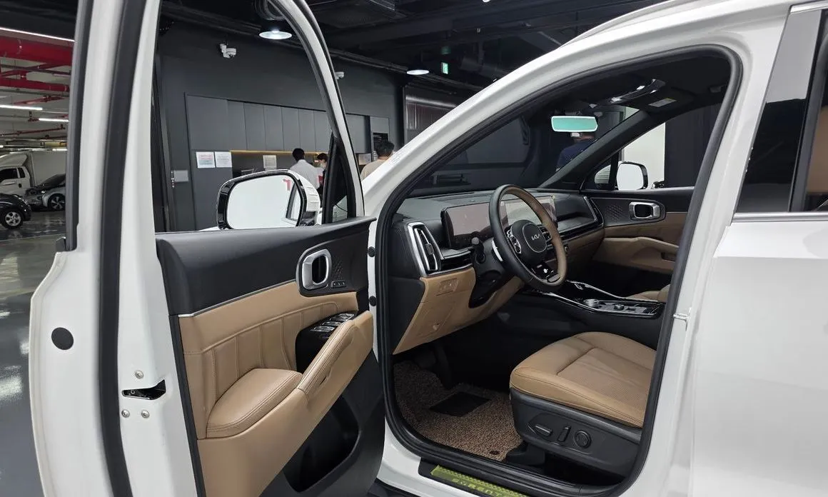 Kia Sorento — фото 7
