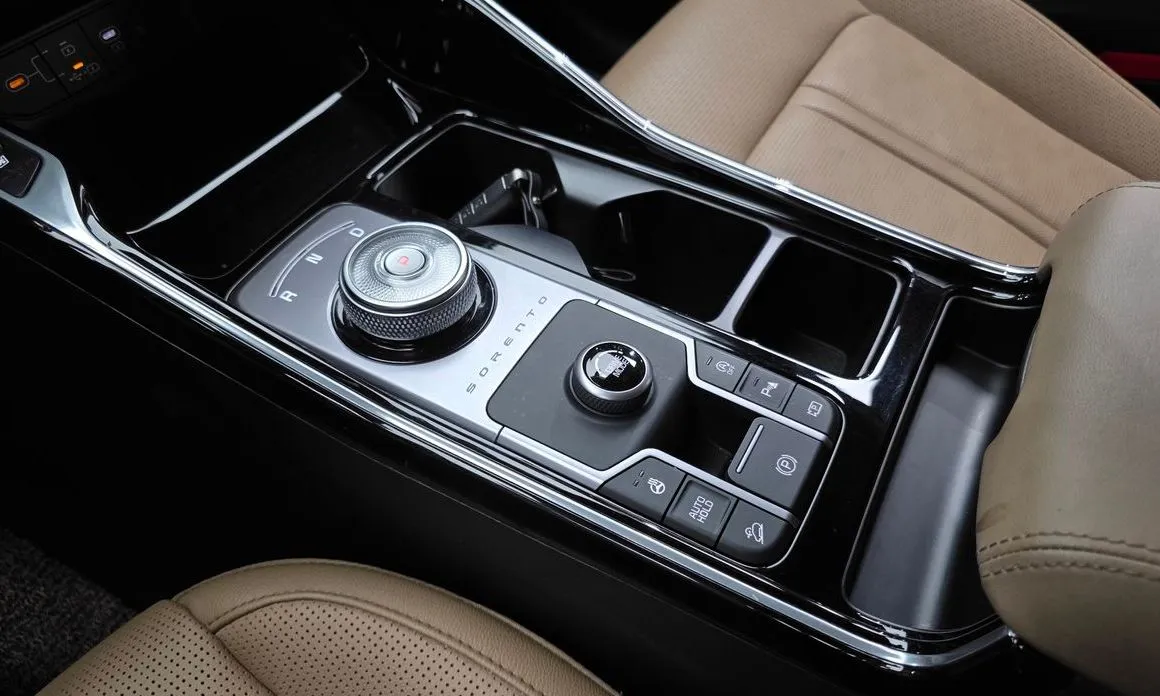Kia Sorento — фото 5