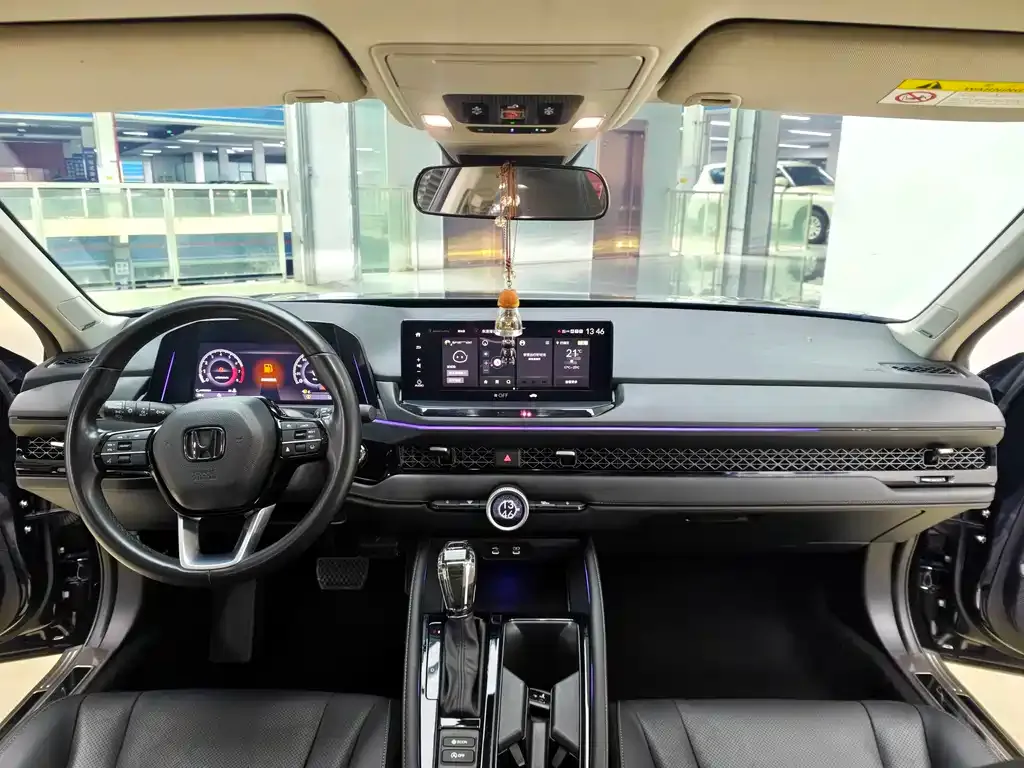 Honda Accord — фото 10