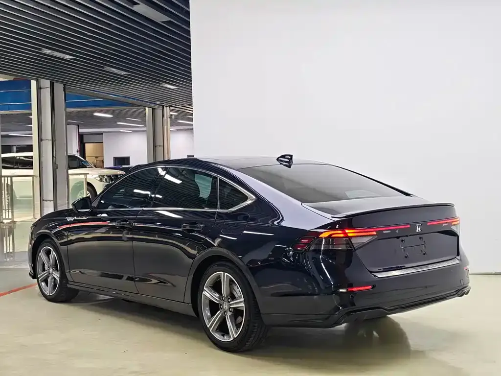 Honda Accord — фото 4