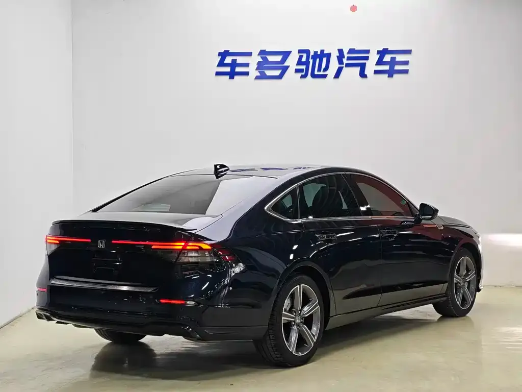 Honda Accord — фото 8