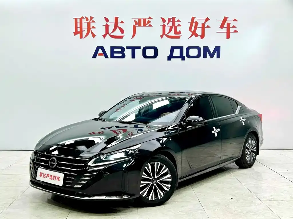 Nissan Teana — фото 1