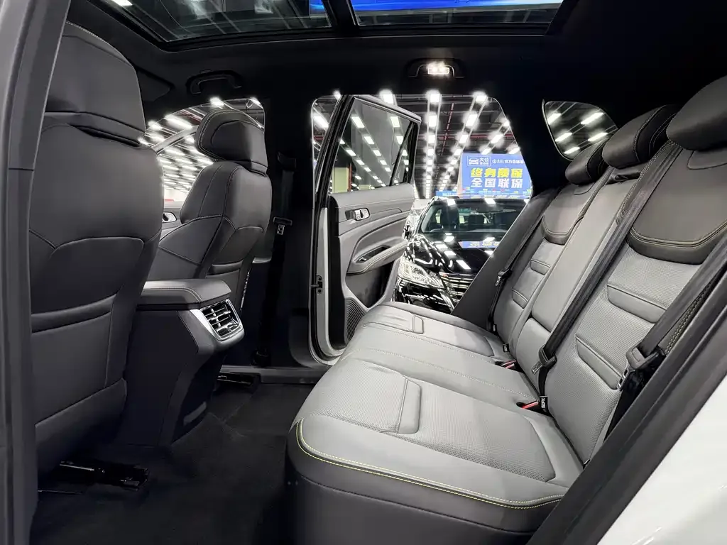 Ford Equator Sport New Energy — фото 7