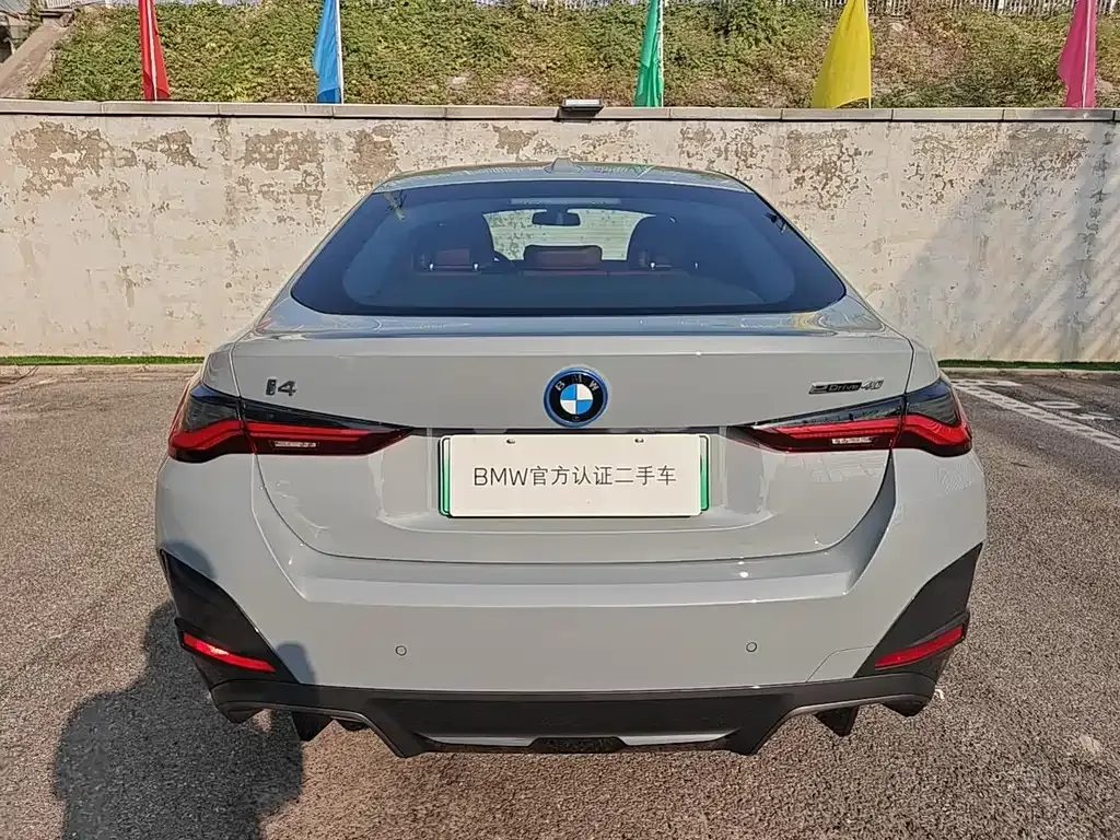 BMW i4 — фото 5