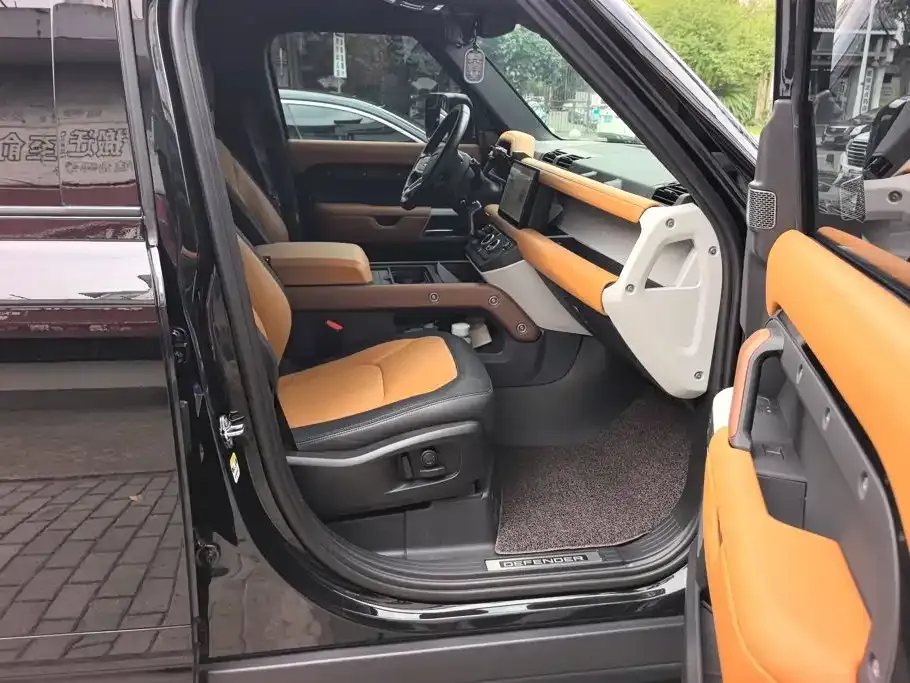 Land Rover Defender — фото 10