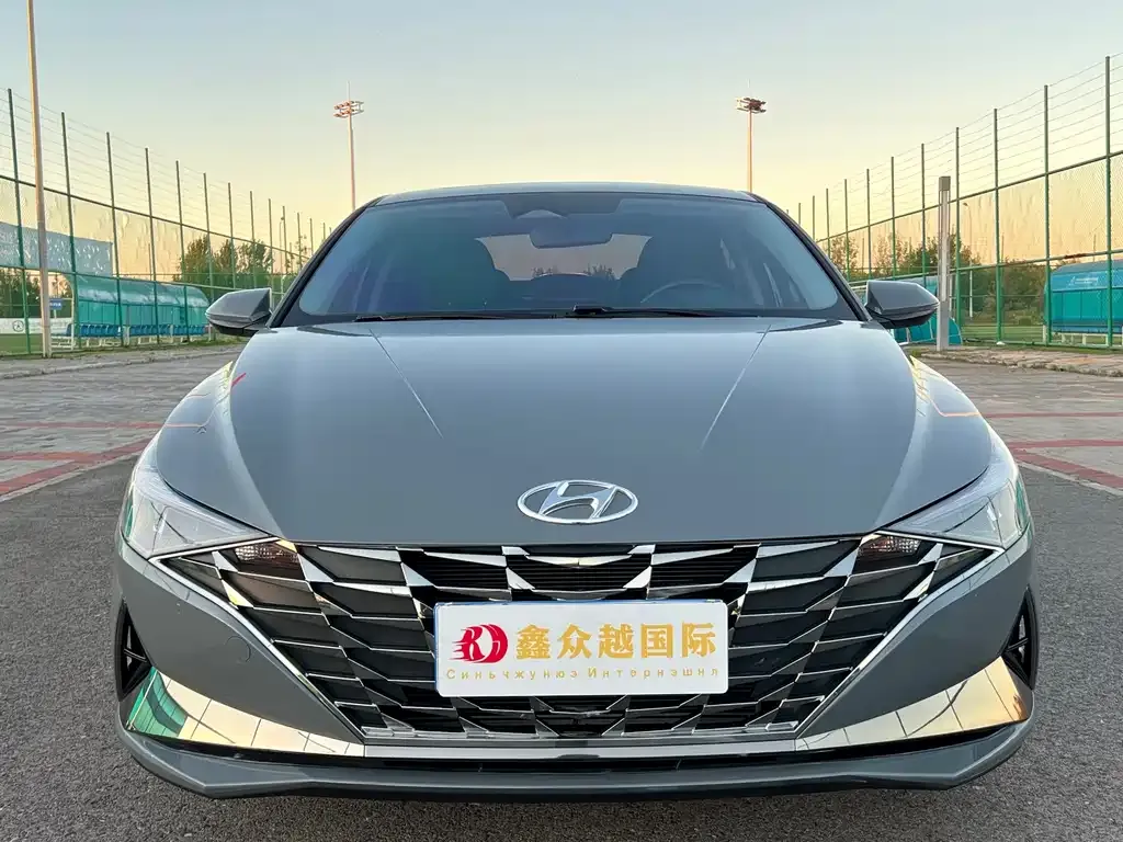 Hyundai Elantra — фото 2