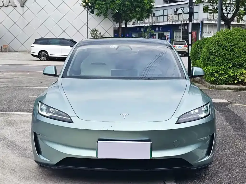 Tesla Model 3 — фото 8
