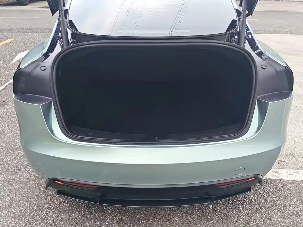 Tesla Model 3 — фото 4