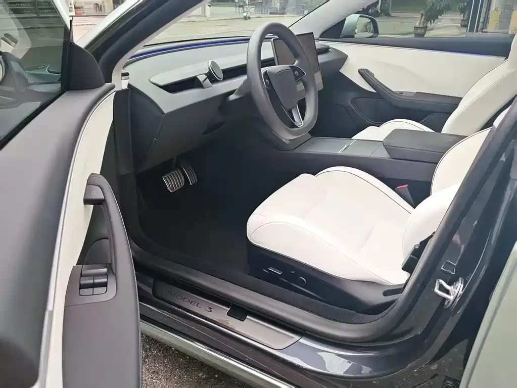 Tesla Model 3 — фото 6