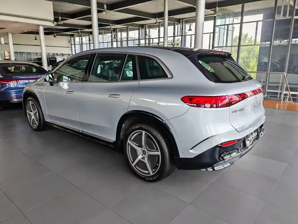 Mercedes-Benz EQS SUV — фото 4