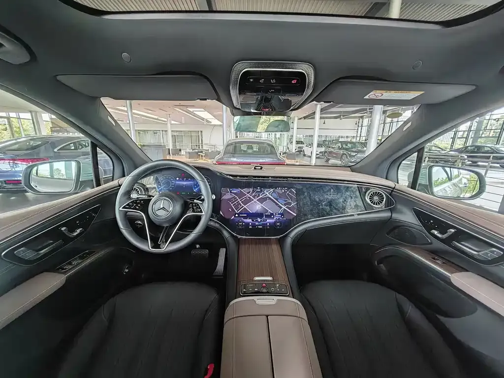 Mercedes-Benz EQS SUV — фото 3