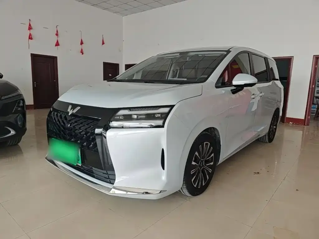 Wuling Xingguang 730 New Energy — фото 1