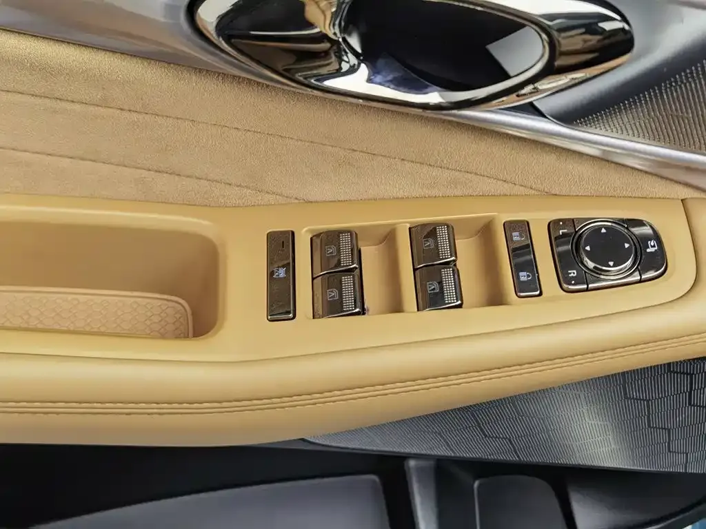 GAC Motor Trumpchi ES9 — фото 10