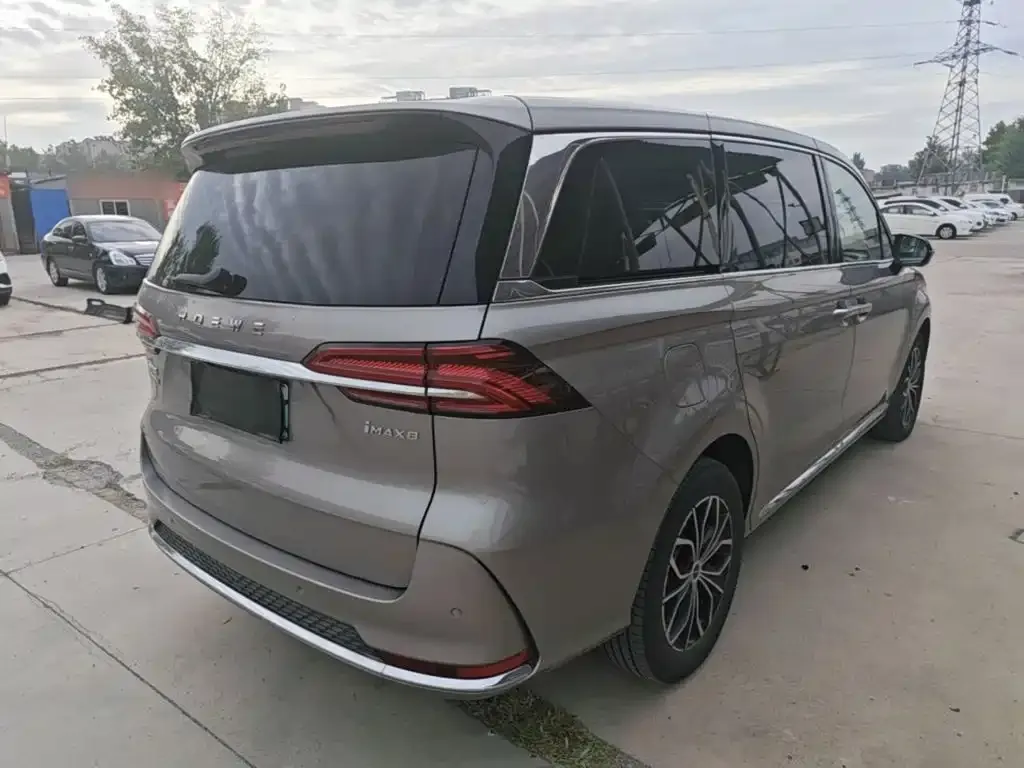 Roewe iMAX8 New Energy — фото 1