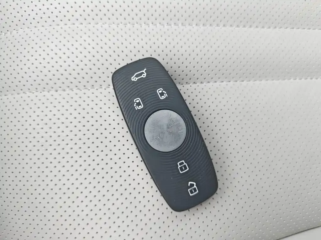 Roewe iMAX8 New Energy — фото 7