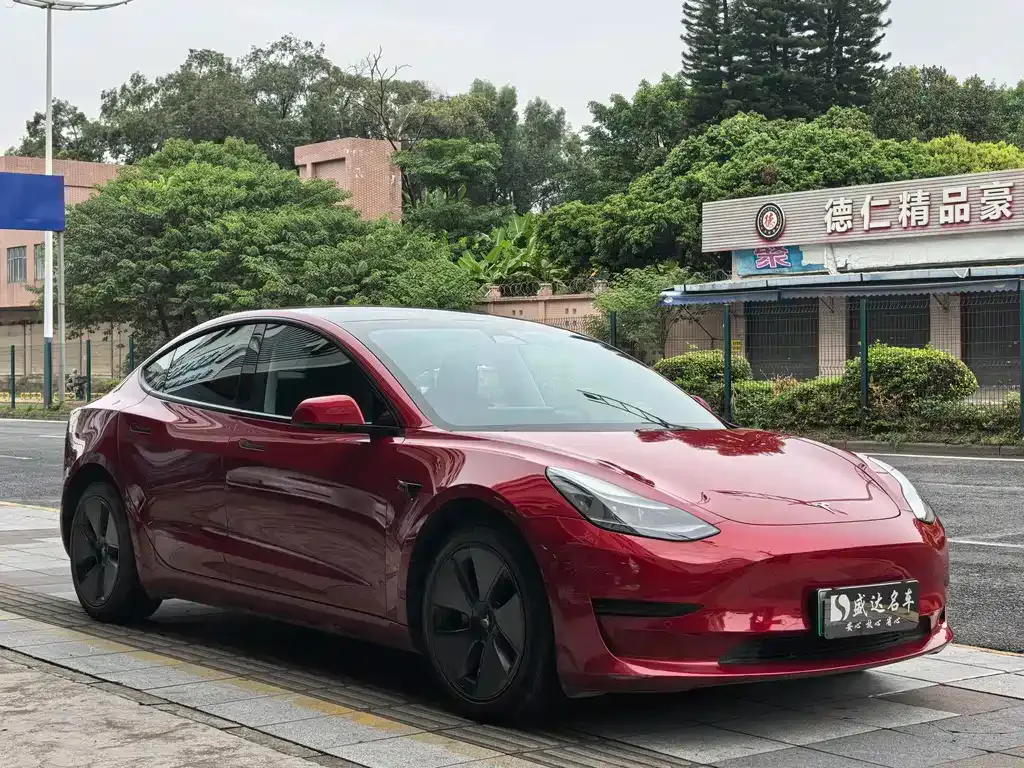 Tesla Model 3 — фото 5