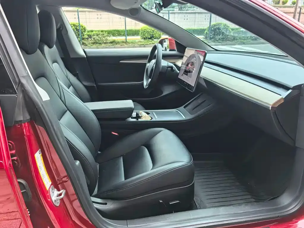 Tesla Model 3 — фото 3