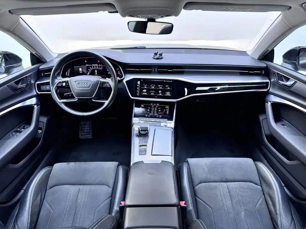 Audi A7L — фото 9