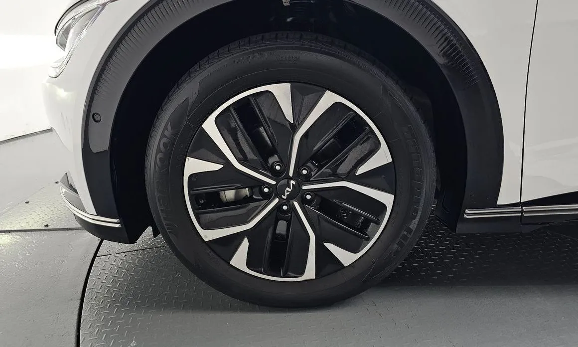 Kia EV6 — фото 3