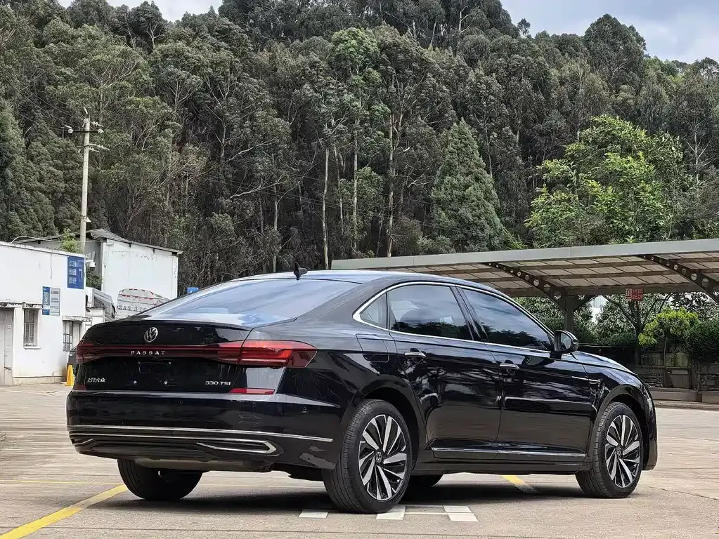 Volkswagen Passat — фото 8