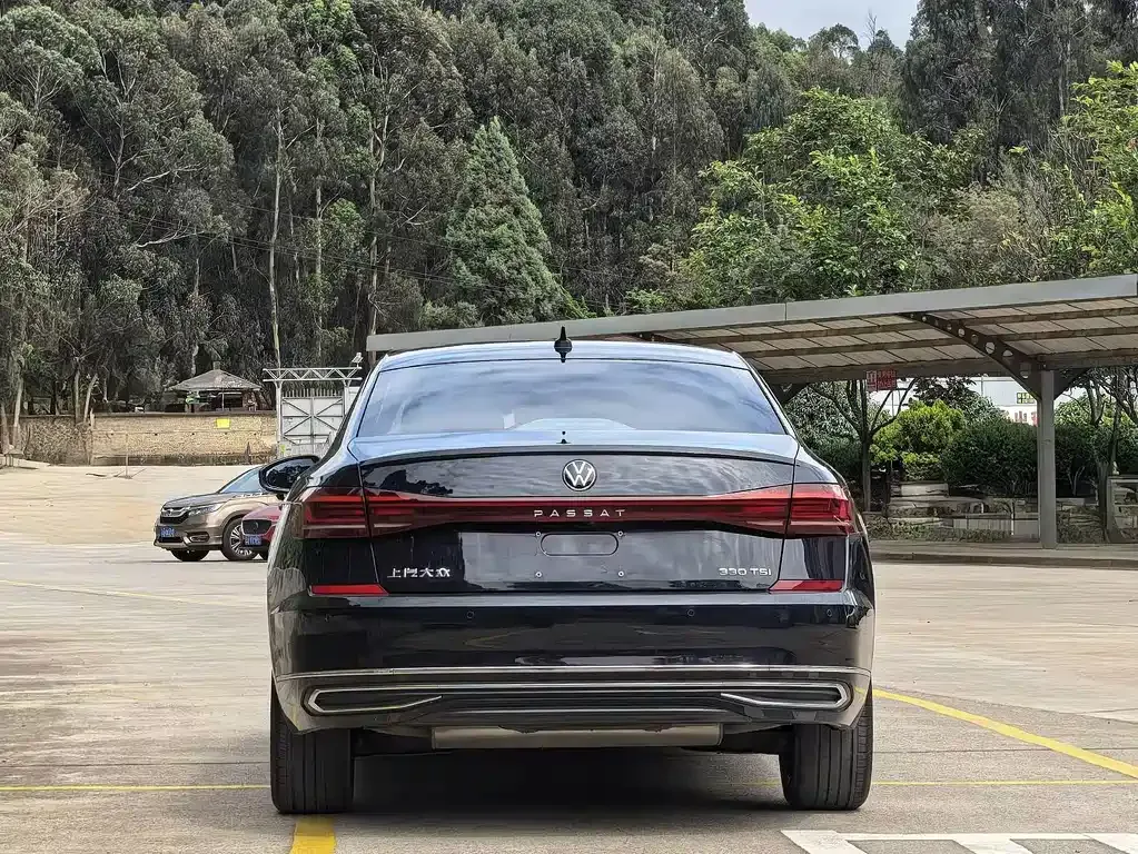 Volkswagen Passat — фото 7